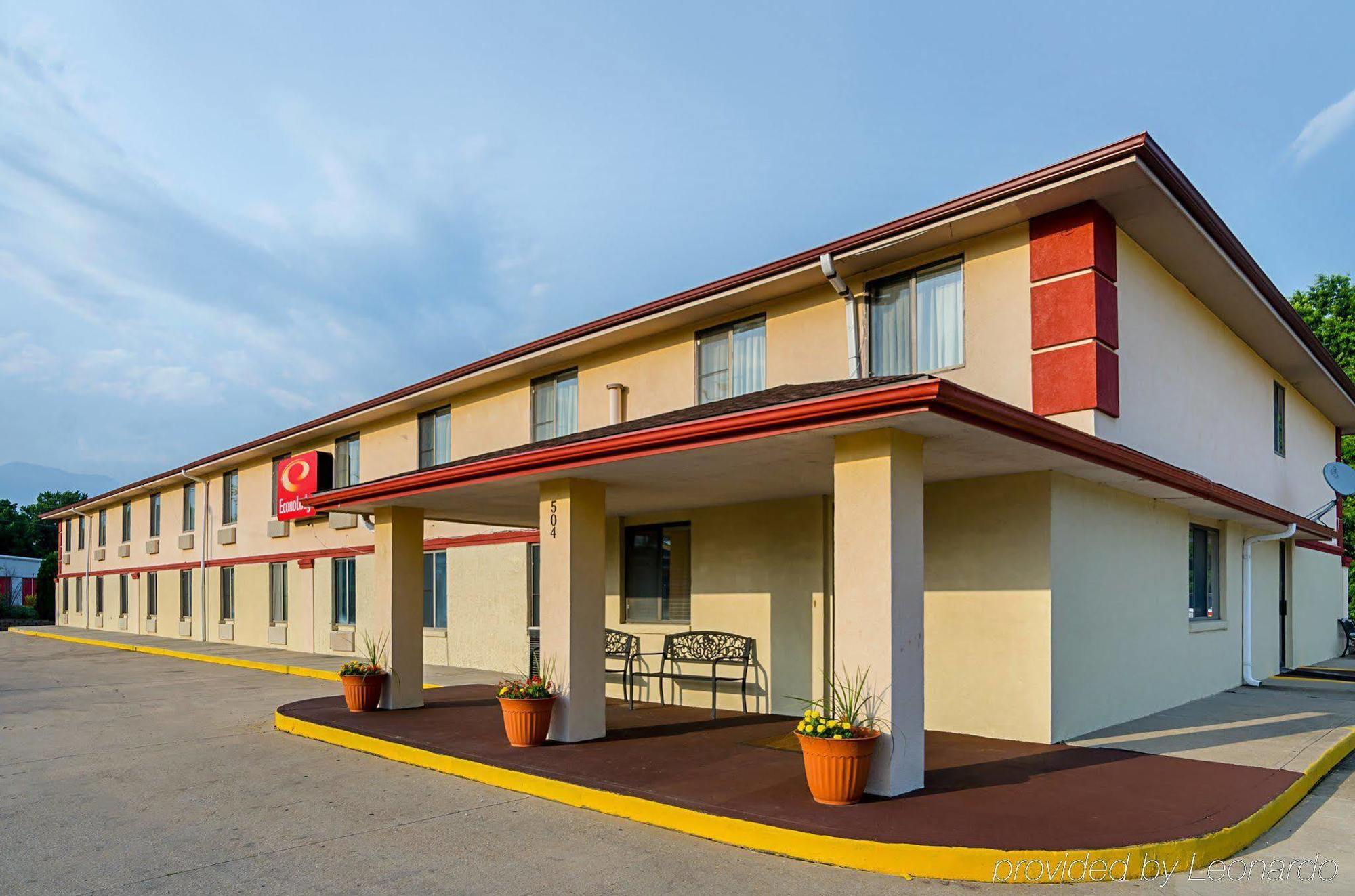 Econo Lodge Lansing - Leavenworth Exterior foto